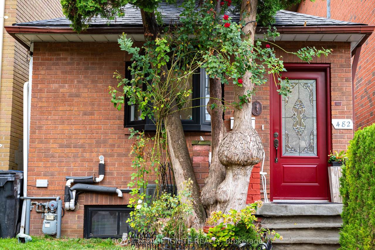 https://bt-photos.global.ssl.fastly.net/toronto/1280_boomver_1_W13513634-1.jpg