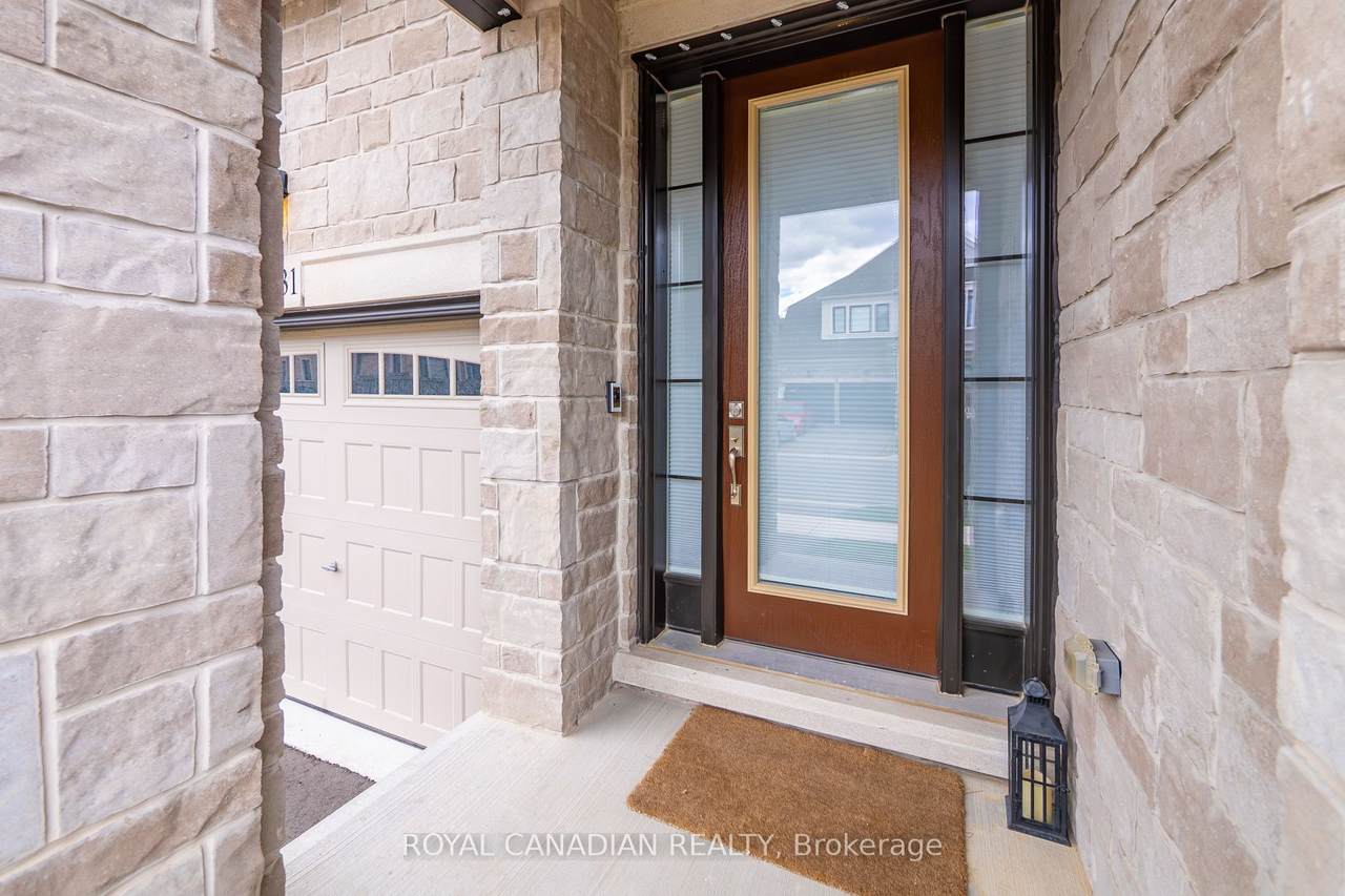 https://bt-photos.global.ssl.fastly.net/toronto/1280_boomver_1_W13514882-1.jpg