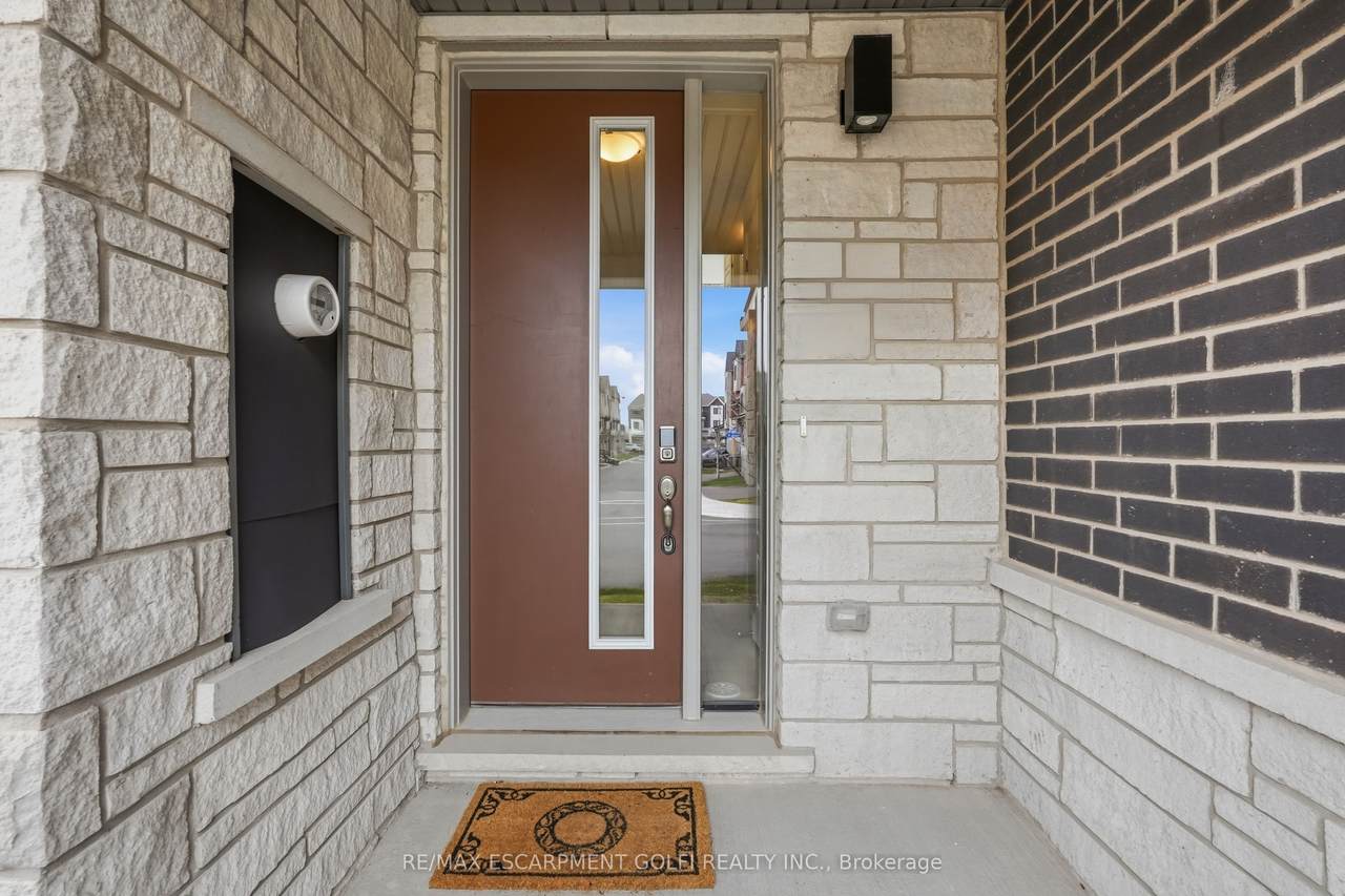 https://bt-photos.global.ssl.fastly.net/toronto/1280_boomver_1_W13515078-1.jpg
