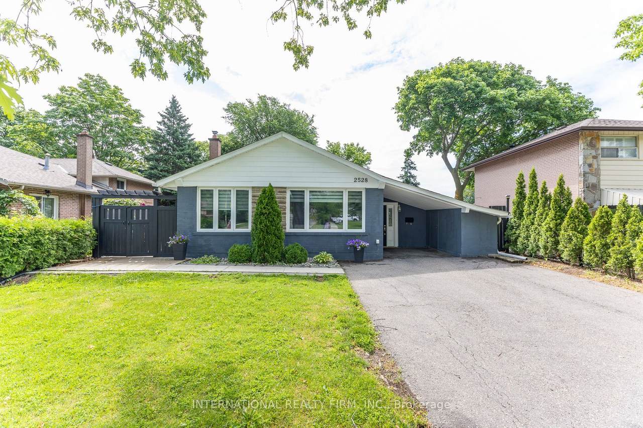 2528 Truscott Drive - Photo 1