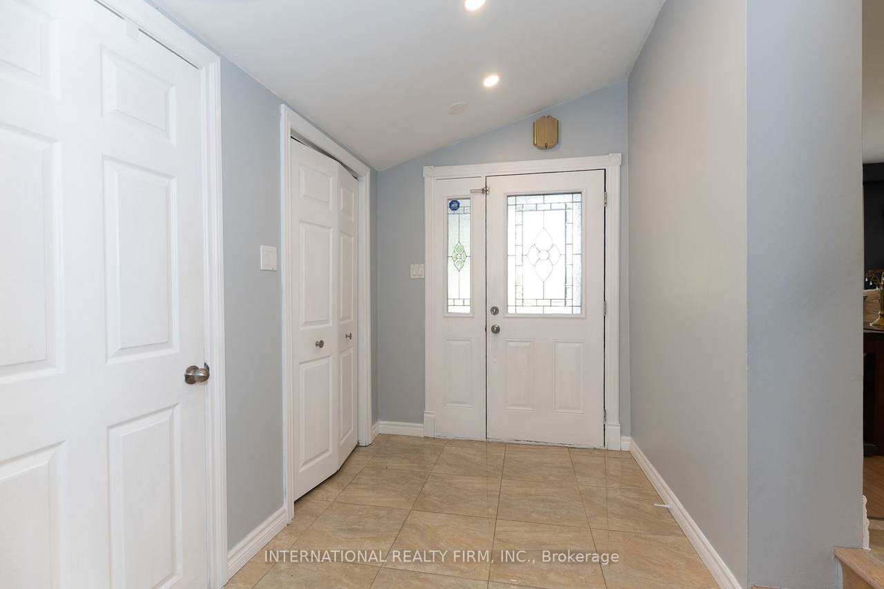 https://bt-photos.global.ssl.fastly.net/toronto/1280_boomver_1_W13516630-1.jpg