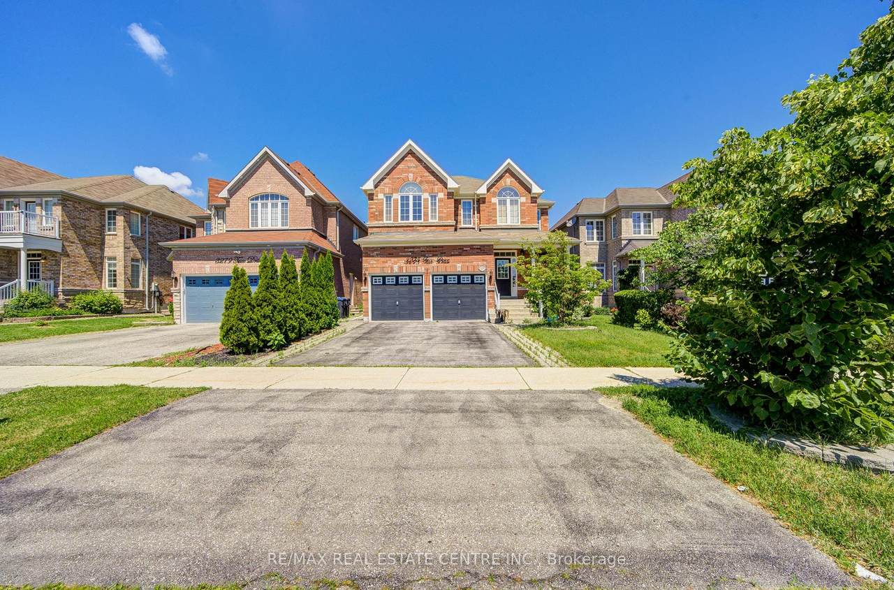 https://bt-photos.global.ssl.fastly.net/toronto/1280_boomver_1_W13516884-1.jpg