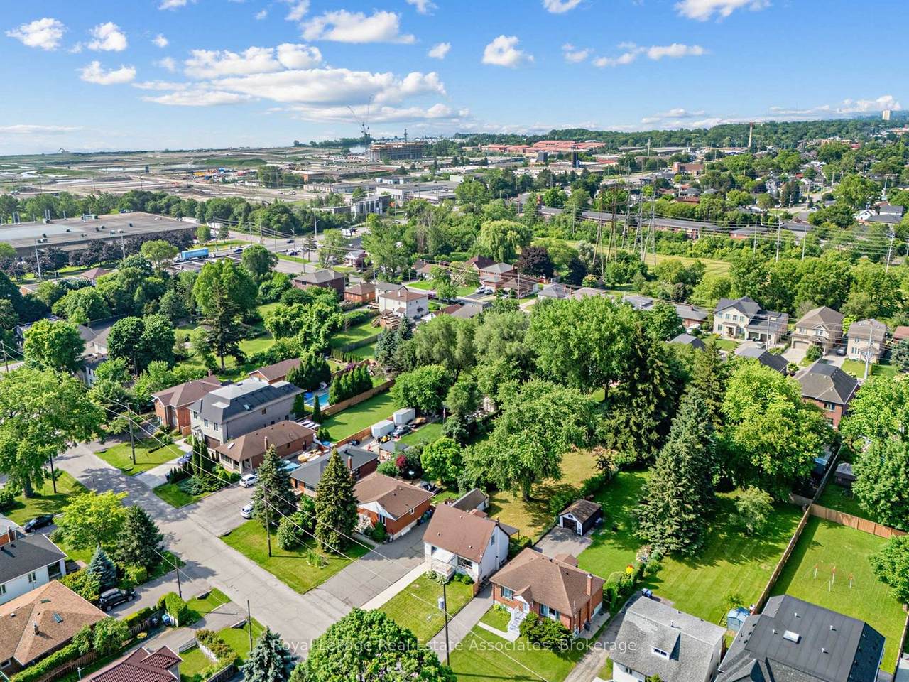 https://bt-photos.global.ssl.fastly.net/toronto/1280_boomver_1_W13517676-1.jpg
