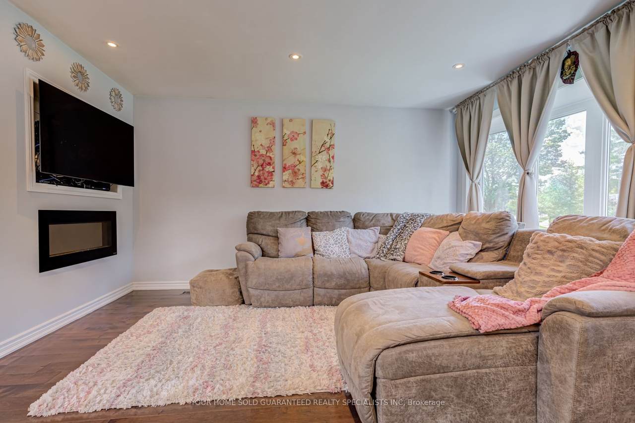 5 Hallow Crescent - Photo 1