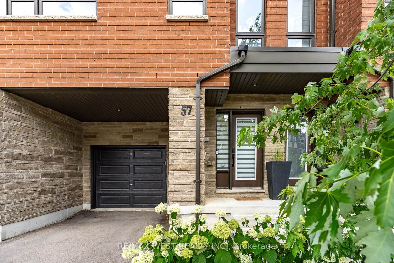 https://bt-photos.global.ssl.fastly.net/toronto/1280_boomver_1_W13525450-1.jpg