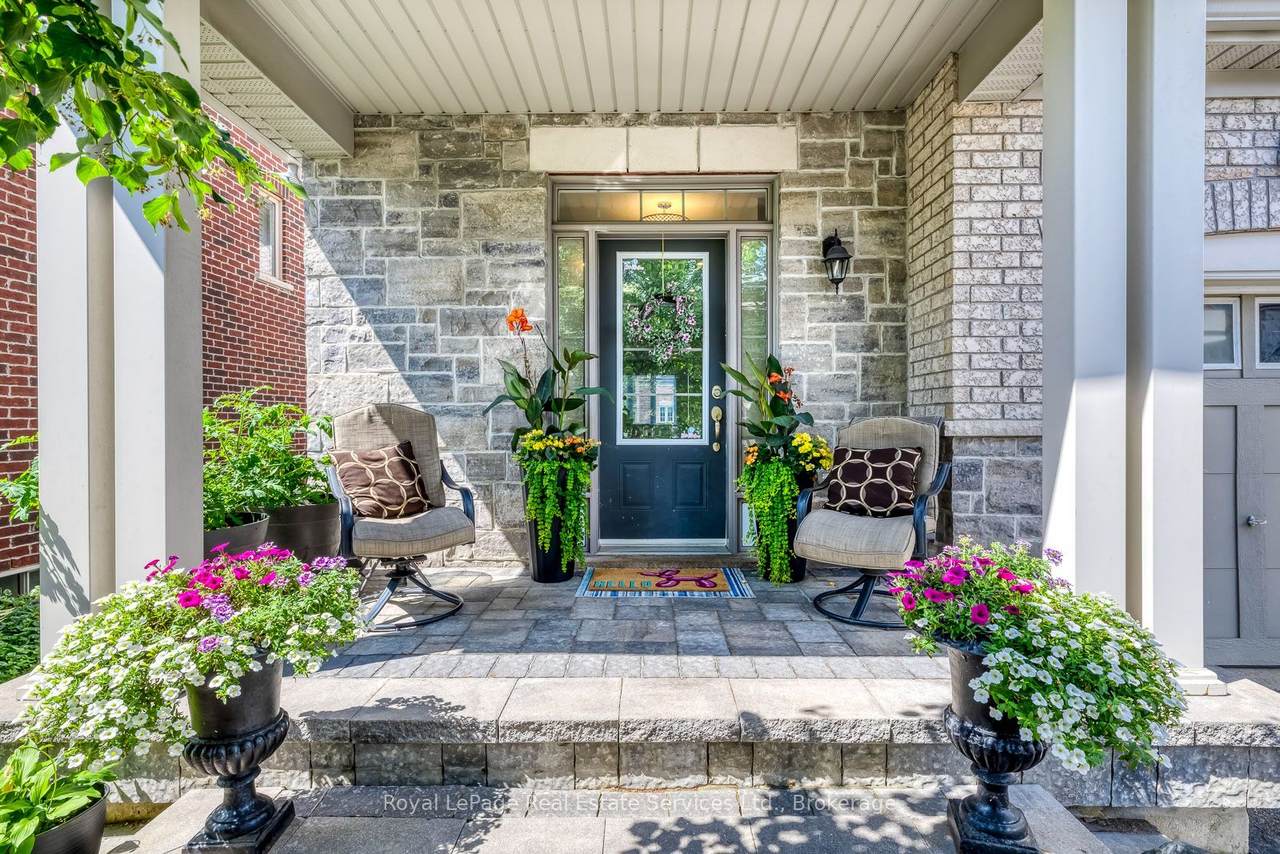 https://bt-photos.global.ssl.fastly.net/toronto/1280_boomver_1_W13543480-1.jpg