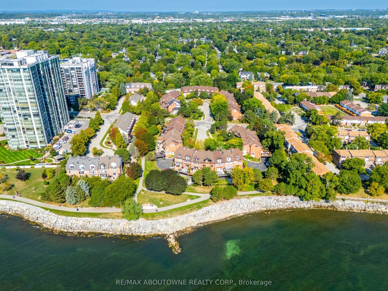 https://bt-photos.global.ssl.fastly.net/toronto/1280_boomver_1_W13548616-1.jpg
