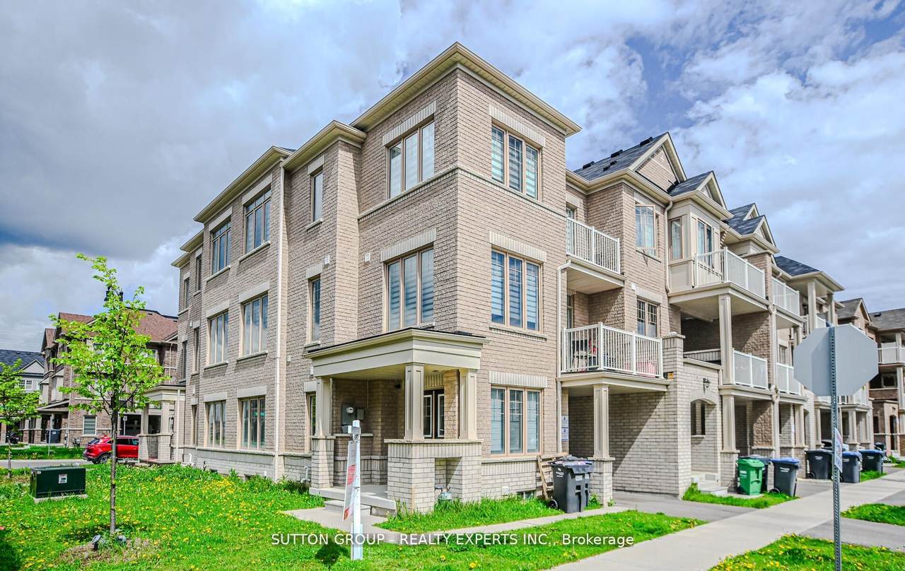 https://bt-photos.global.ssl.fastly.net/toronto/1280_boomver_1_W13551626-1.jpg