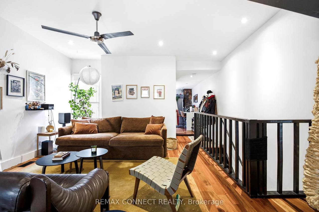 https://bt-photos.global.ssl.fastly.net/toronto/1280_boomver_1_W13556958-1.jpg