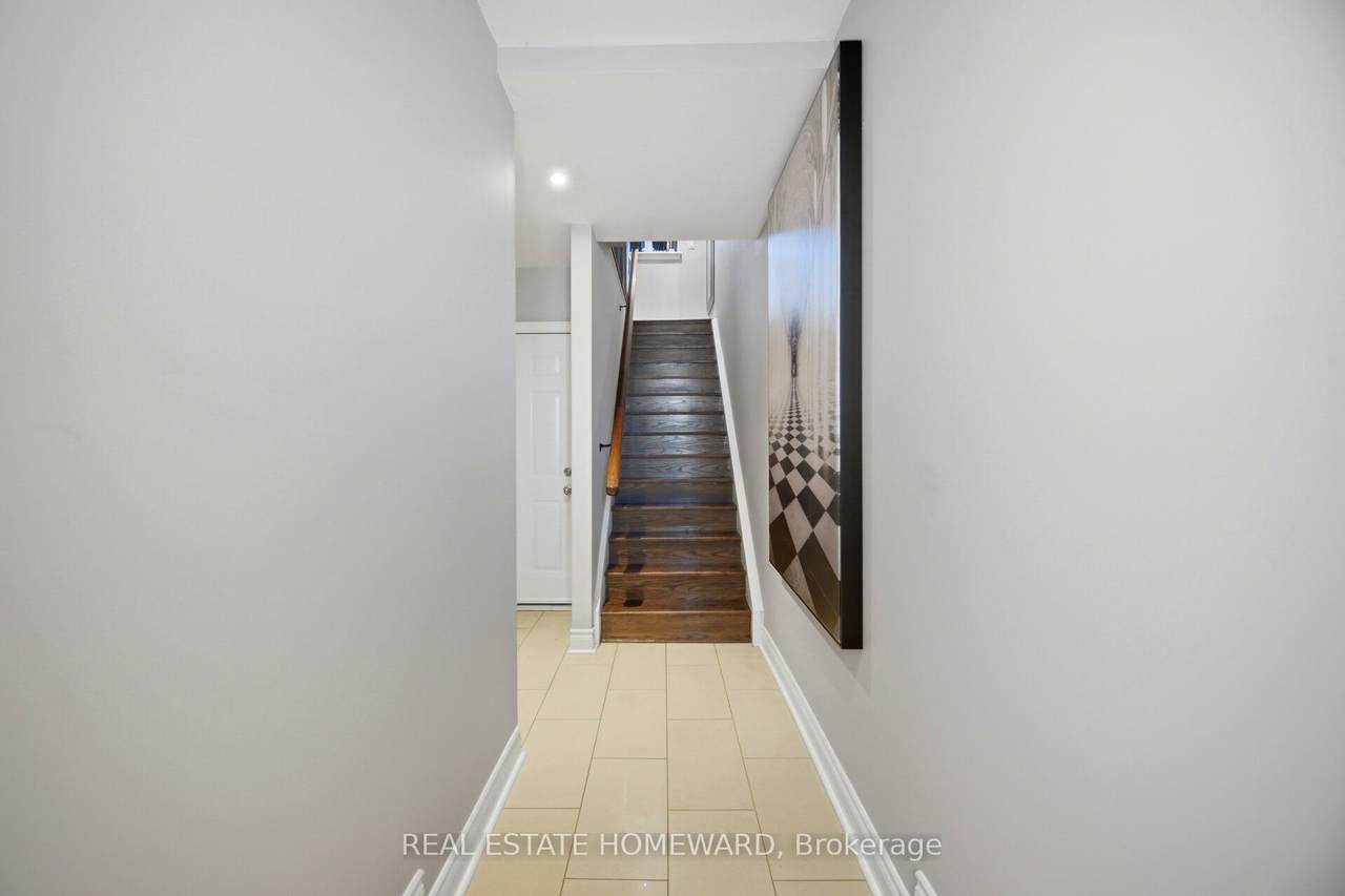 https://bt-photos.global.ssl.fastly.net/toronto/1280_boomver_1_W13564930-1.jpg