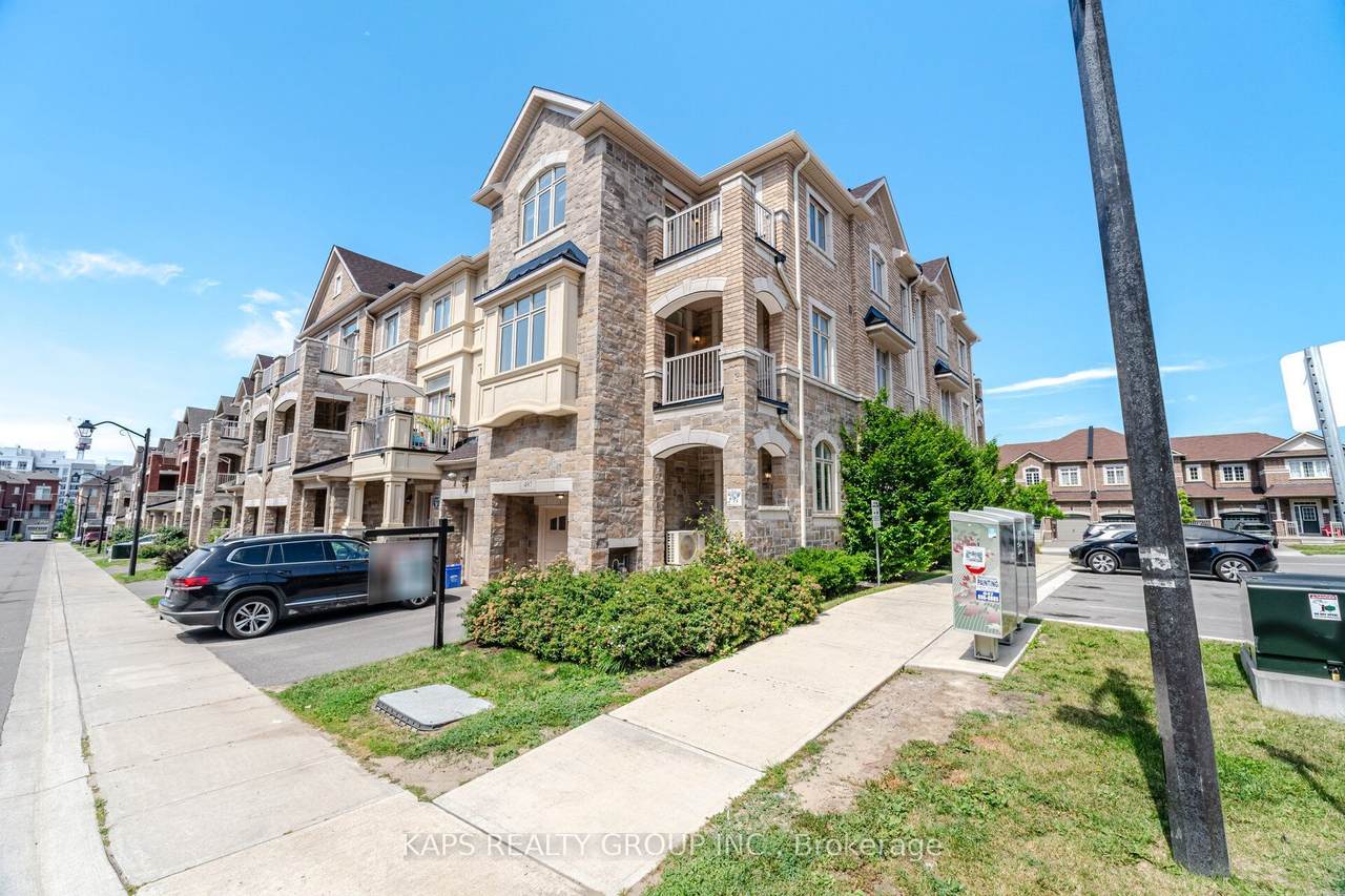 https://bt-photos.global.ssl.fastly.net/toronto/1280_boomver_1_W13565174-1.jpg