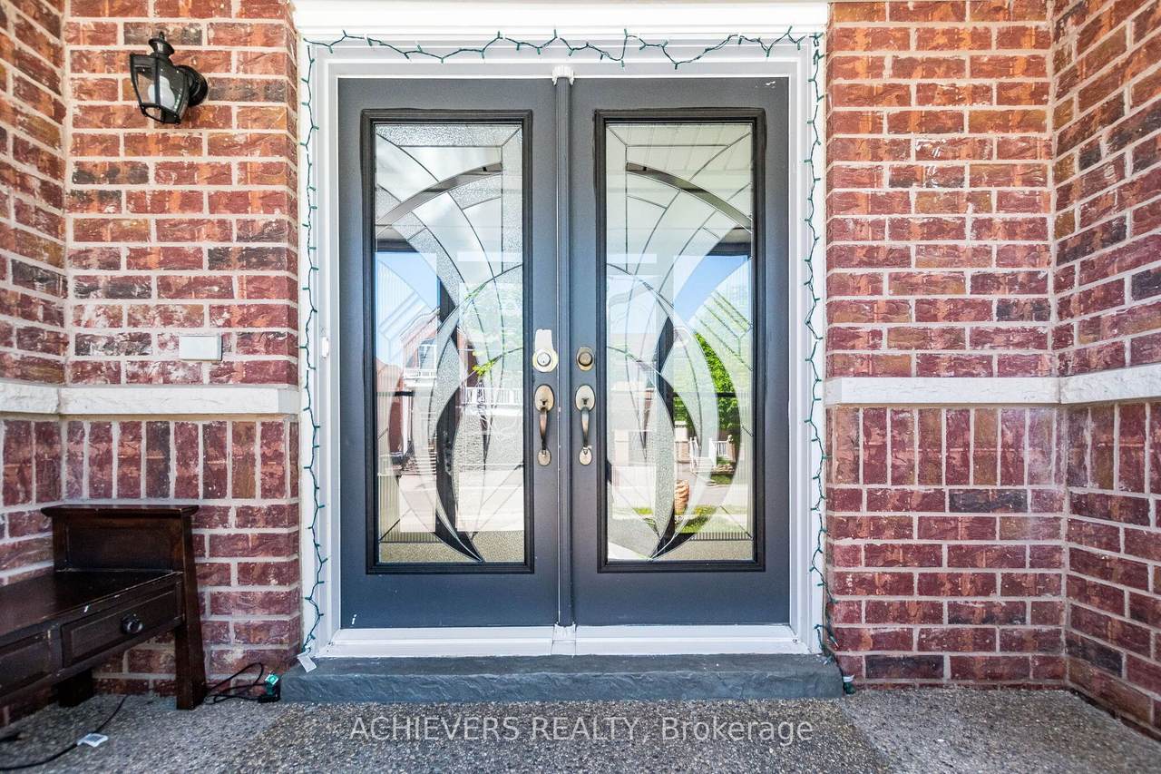 https://bt-photos.global.ssl.fastly.net/toronto/1280_boomver_1_W13566436-1.jpg