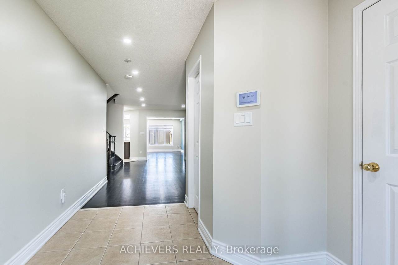 https://bt-photos.global.ssl.fastly.net/toronto/1280_boomver_1_W13566436-1.jpg