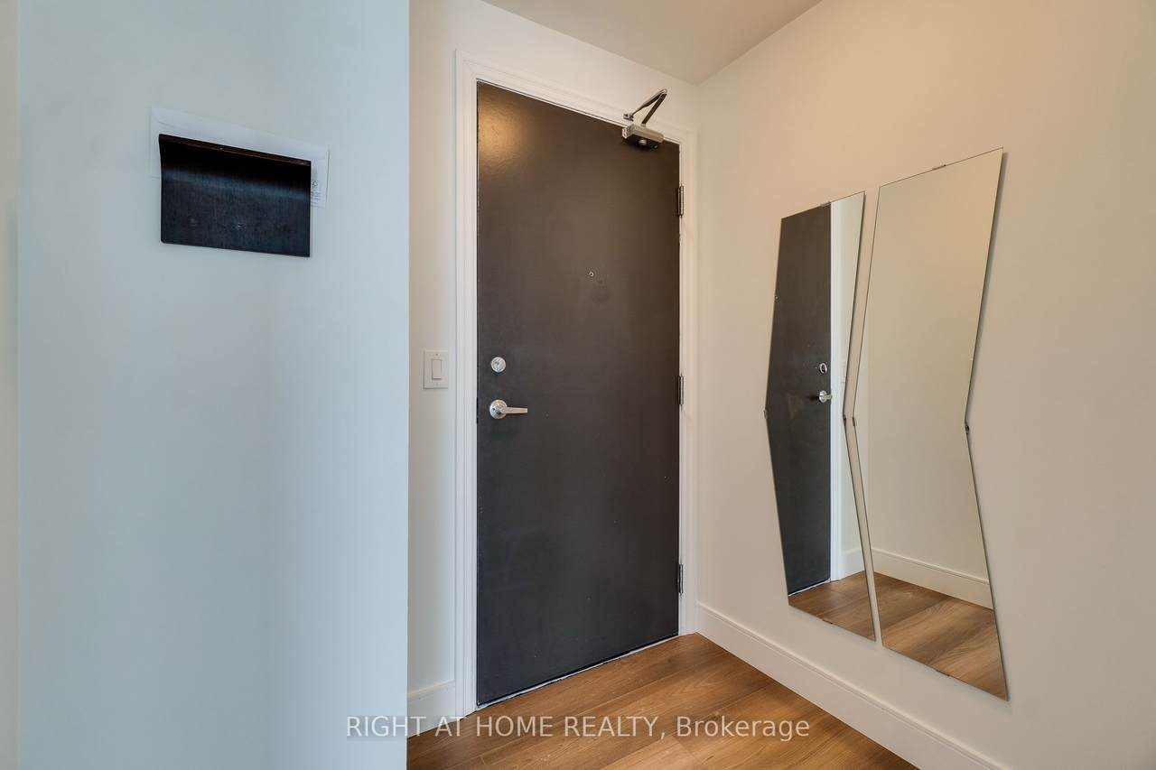 https://bt-photos.global.ssl.fastly.net/toronto/1280_boomver_1_W13597222-1.jpg
