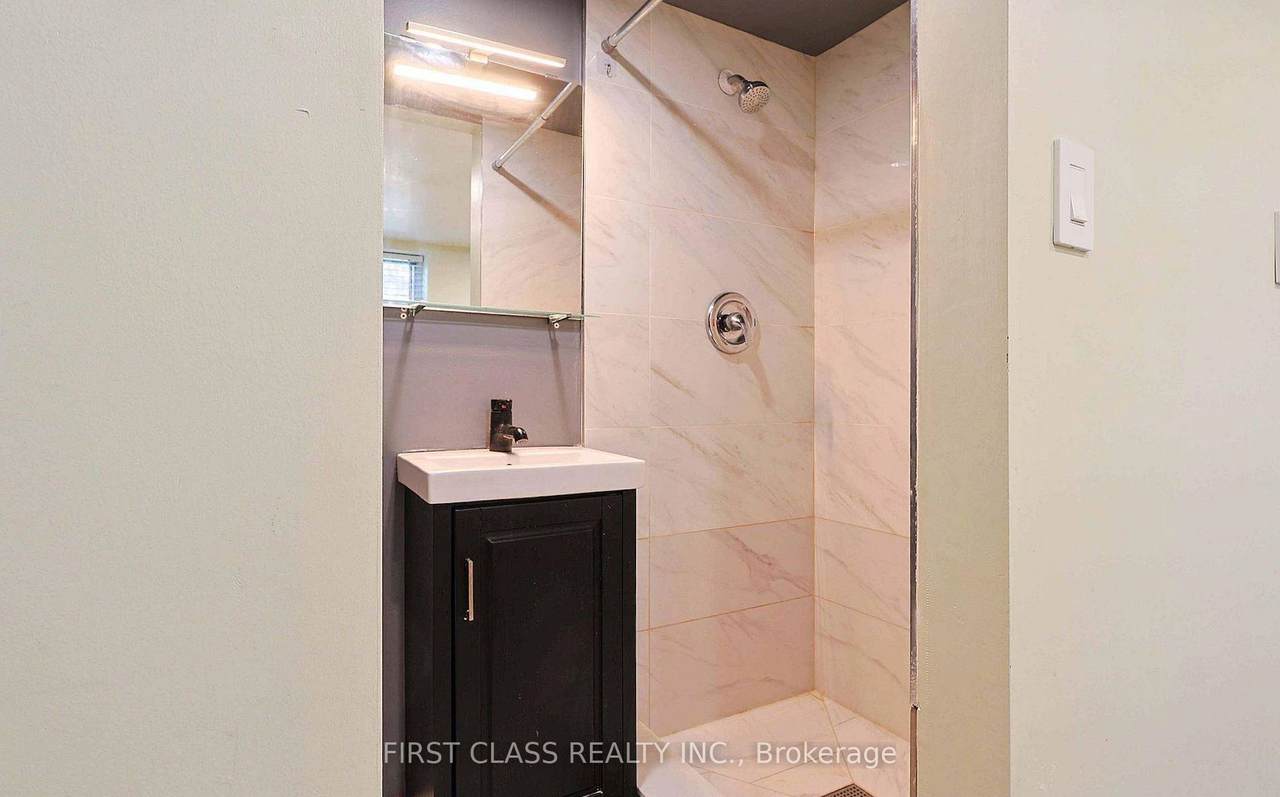 https://bt-photos.global.ssl.fastly.net/toronto/1280_boomver_1_W13600556-1.jpg