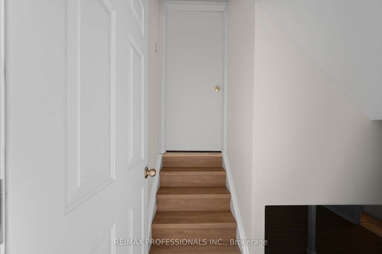 https://bt-photos.global.ssl.fastly.net/toronto/1280_boomver_1_W13611108-1.jpg
