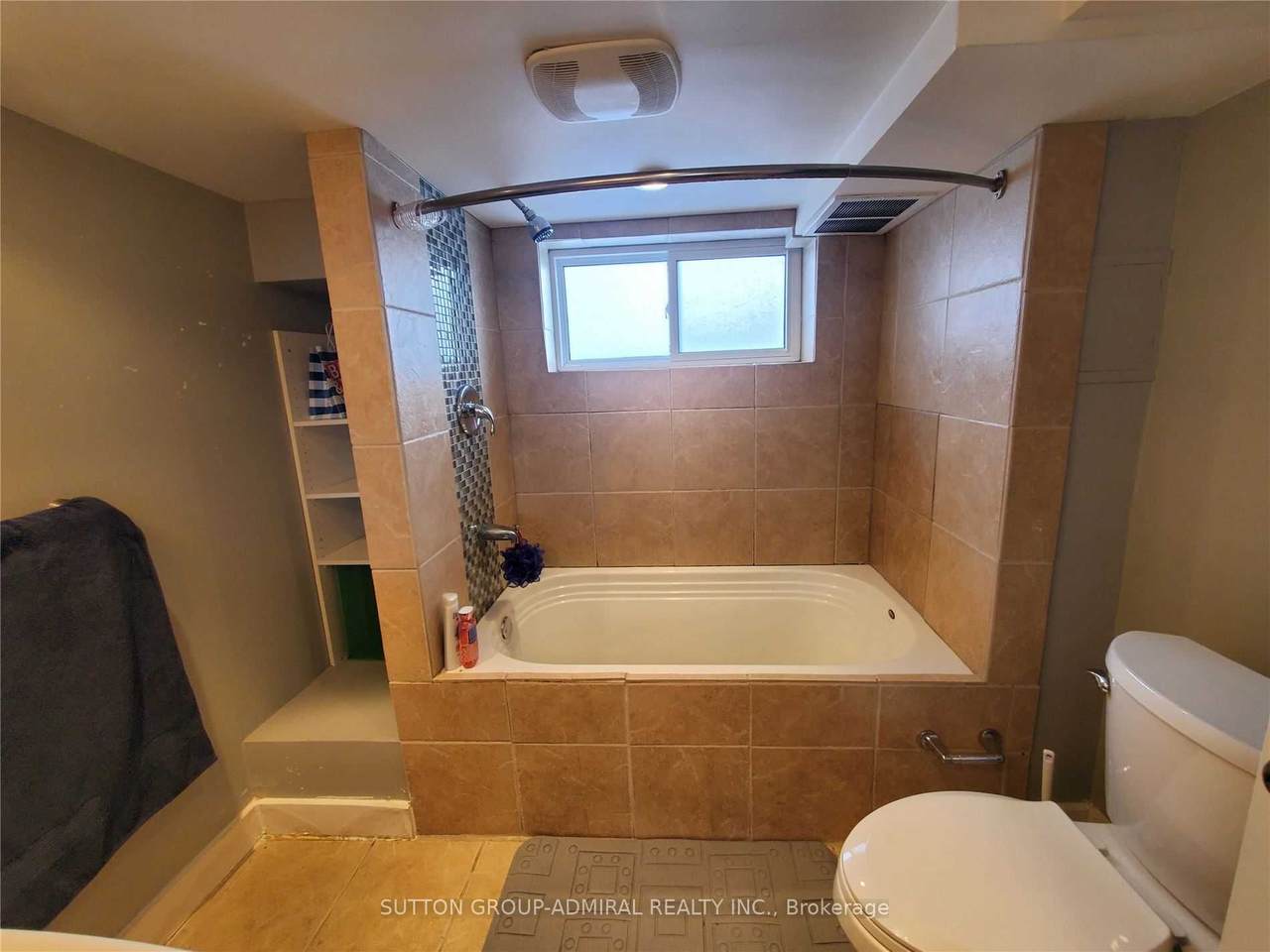 https://bt-photos.global.ssl.fastly.net/toronto/1280_boomver_1_W13612914-1.jpg