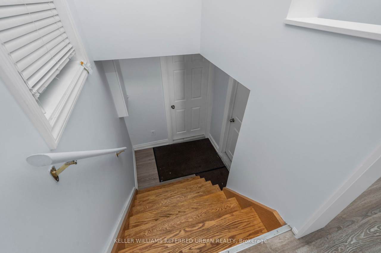 https://bt-photos.global.ssl.fastly.net/toronto/1280_boomver_1_W13617340-1.jpg