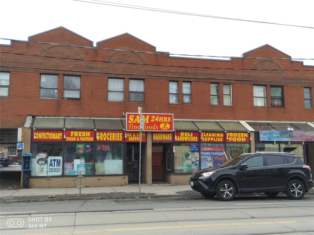 1521 Queen St - Photo 1