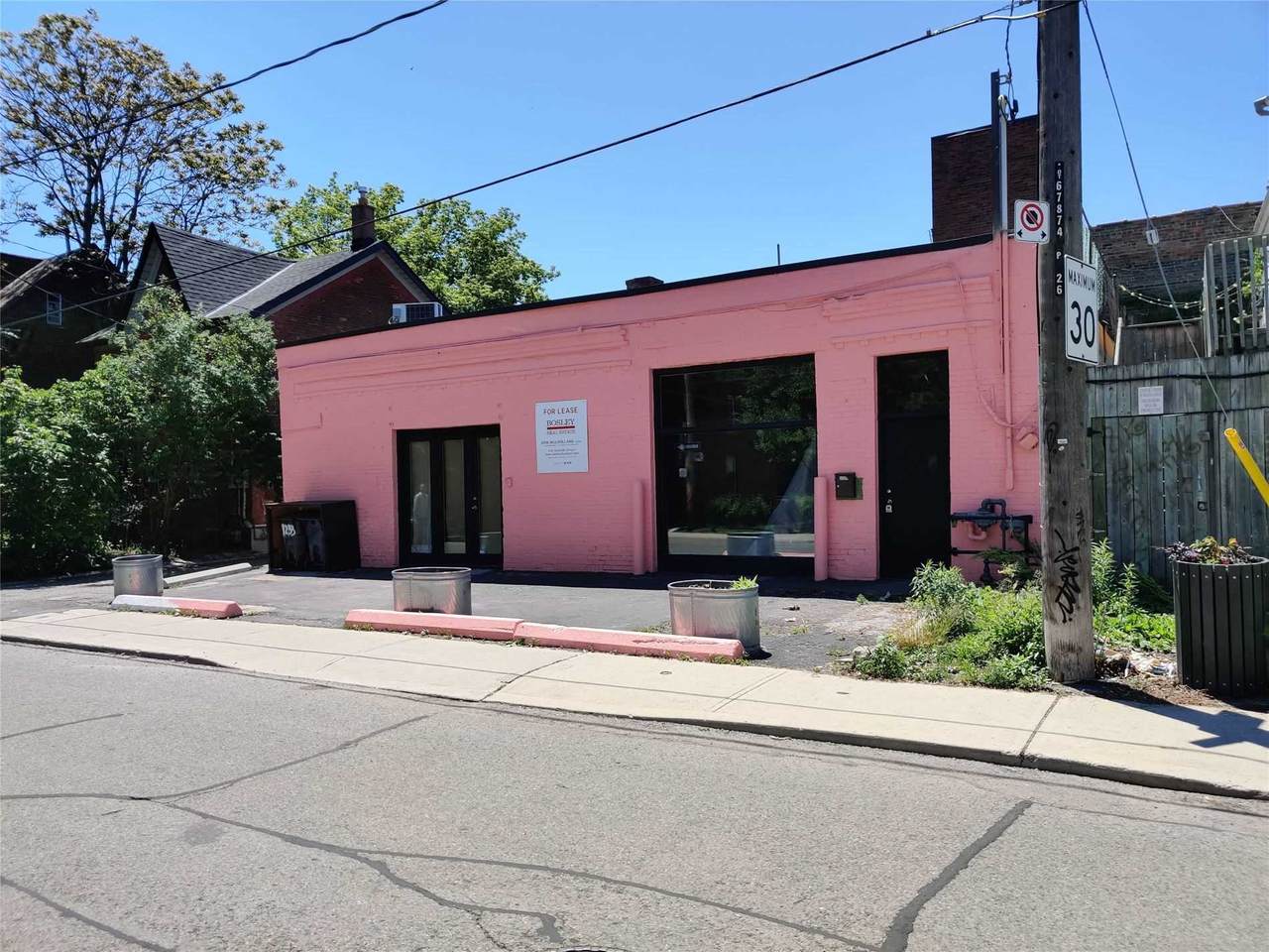 1233R Queen St - Photo 1