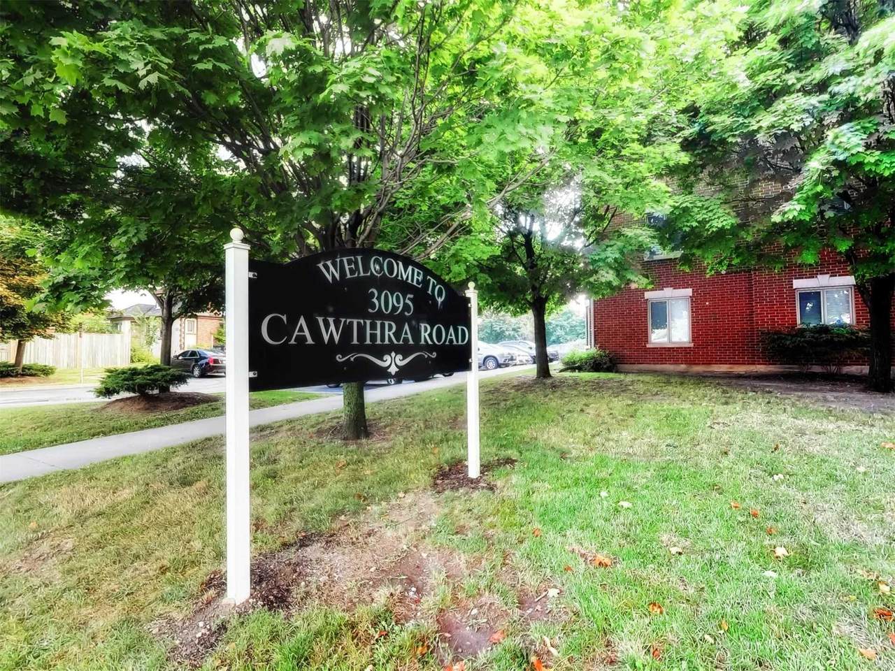 3095 Cawthra Rd - Photo 1
