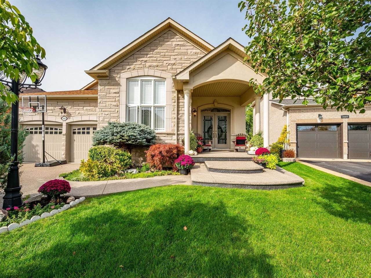 1515 Stewart Cres - Photo 1
