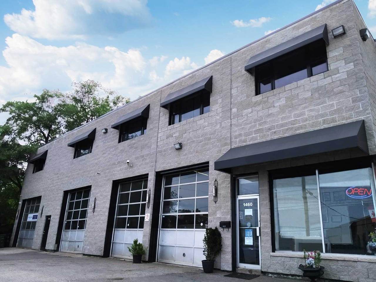 1460 Castlefield Ave - Photo 1
