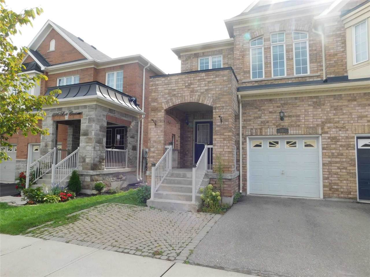 592 Lott Cres - Photo 1