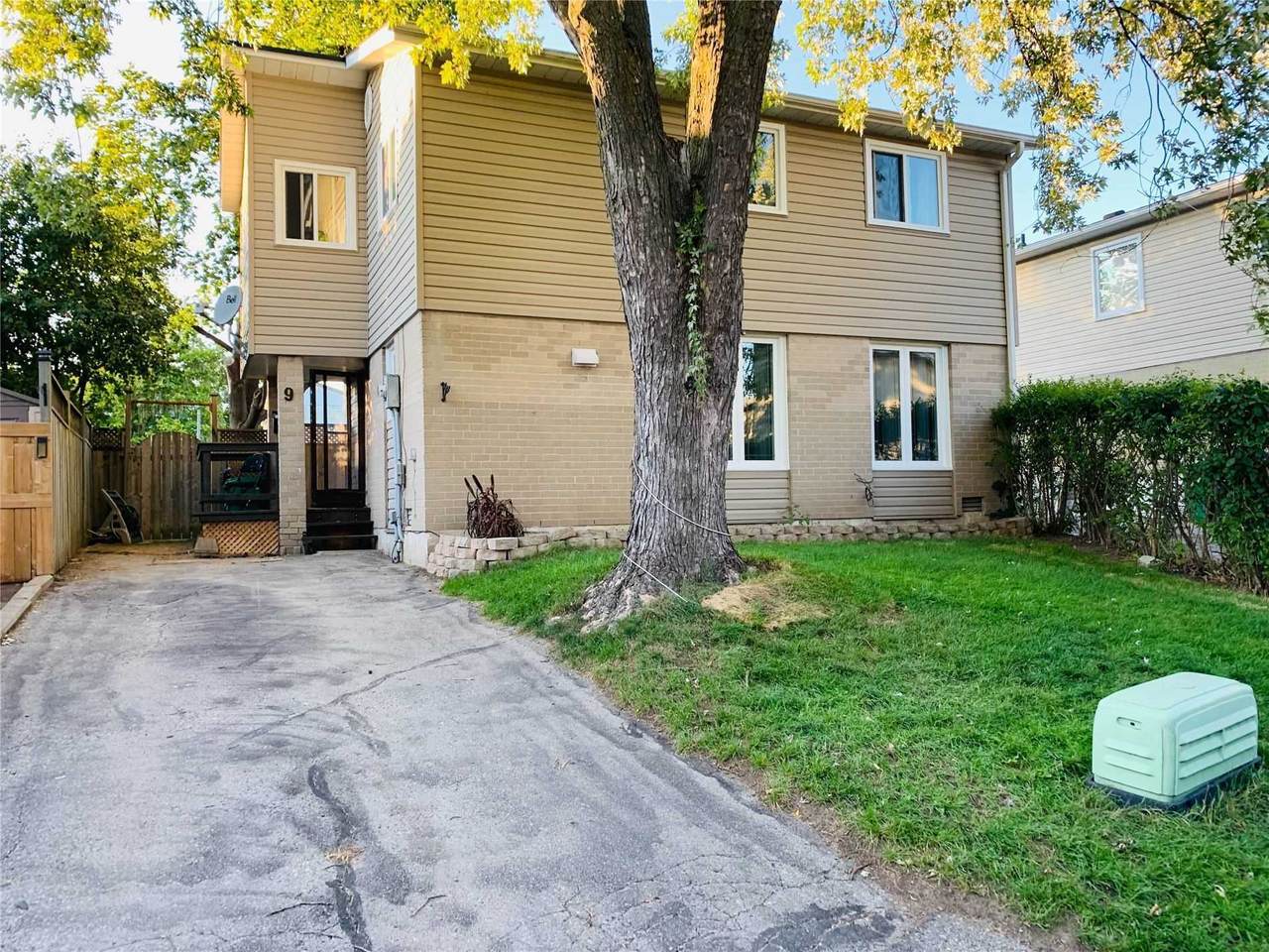 9 Holmstead Crt - Photo 1