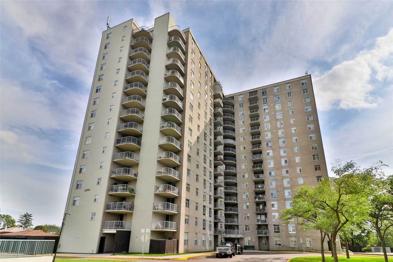 3559 Eglinton Ave - Photo 1