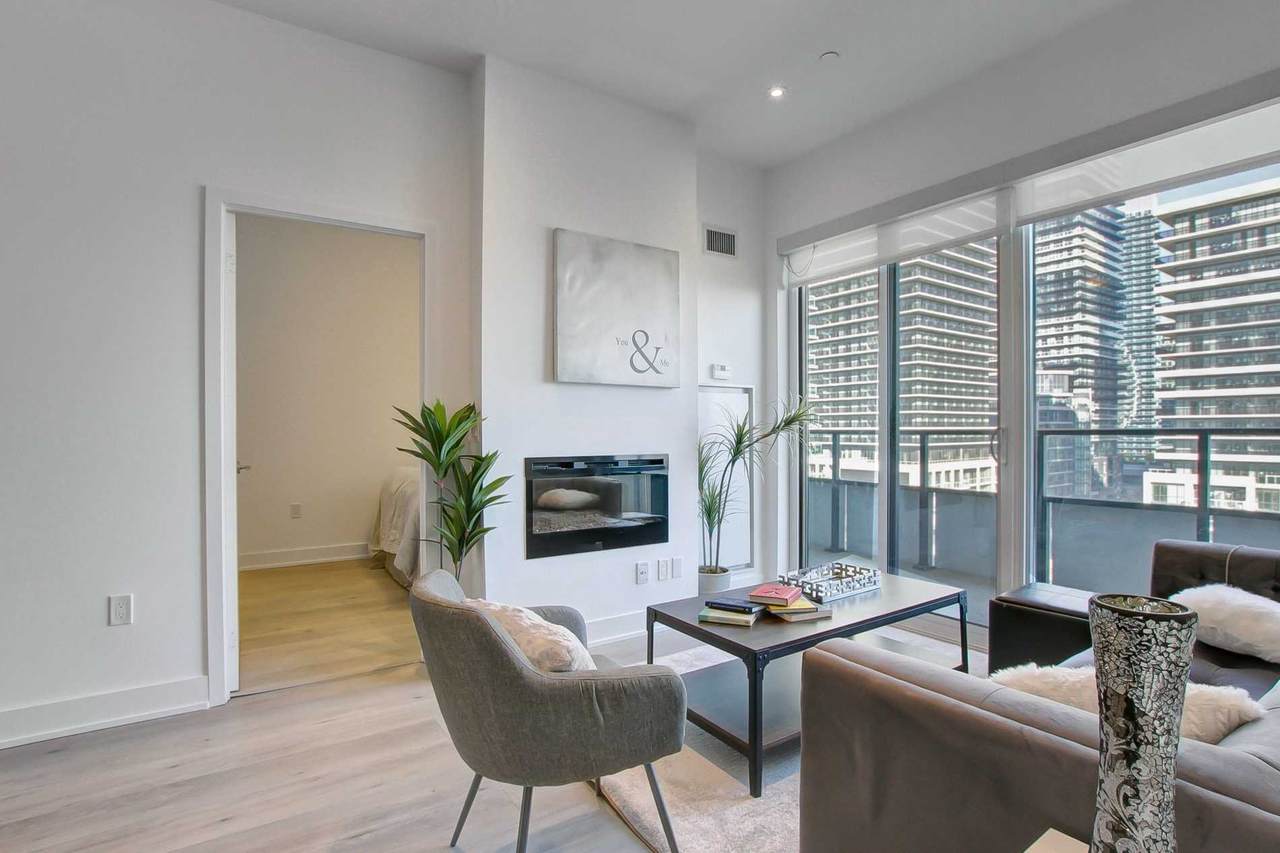 20 Shore Breeze Dr - Photo 1
