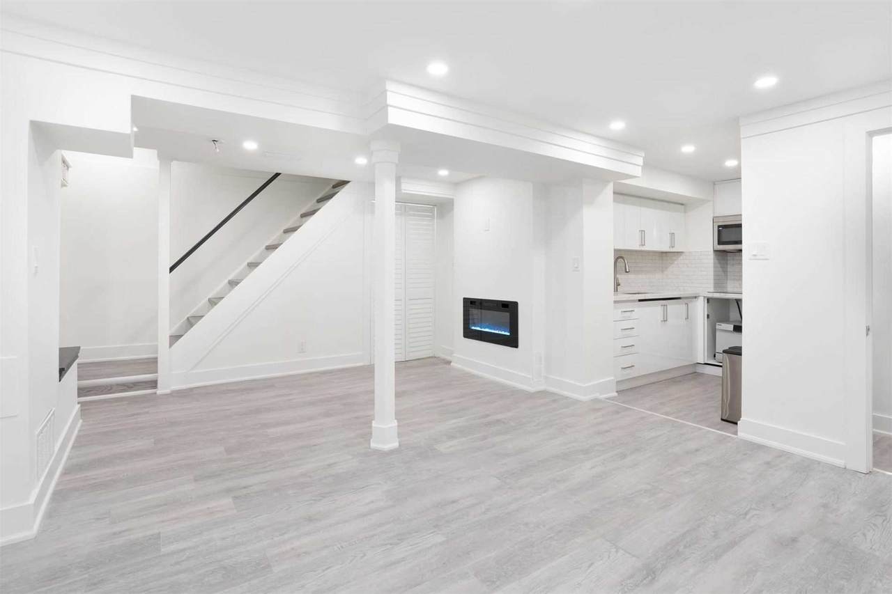 2 Harmsworth Ave - Photo 1