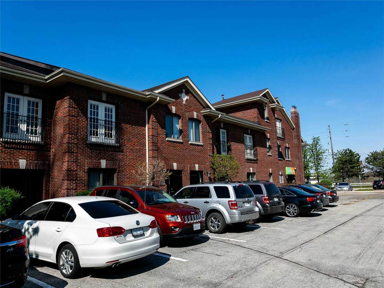 5407 Eglinton Ave - Photo 1