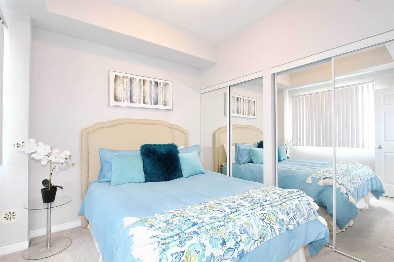 60 Fairwood Circ - Photo 1