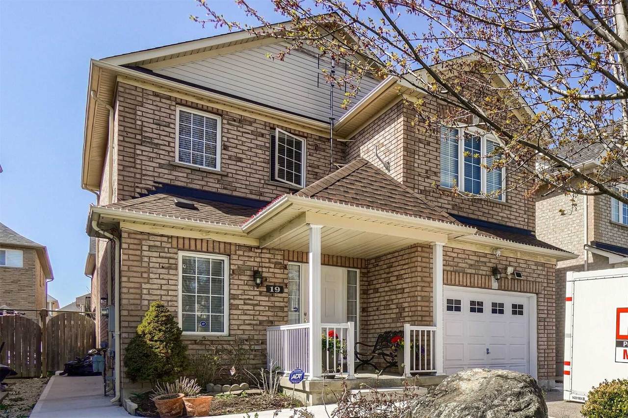 19 Chalkfarm Cres - Photo 1