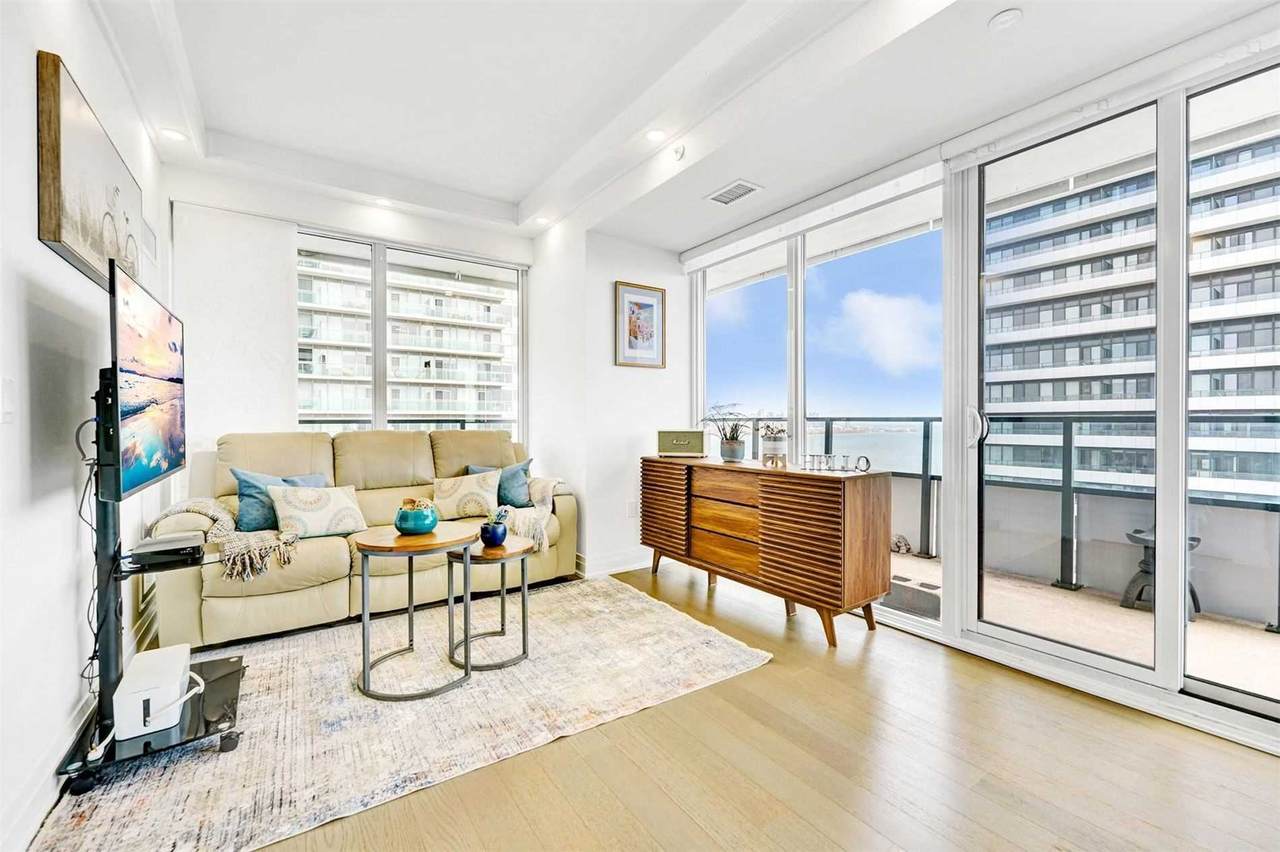 30 Shore Breeze Dr - Photo 1
