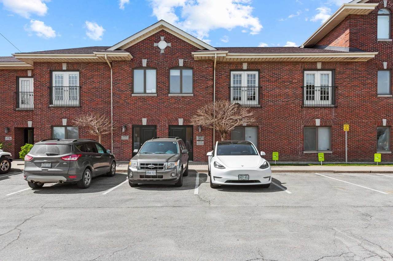 5399 Eglinton Ave - Photo 1