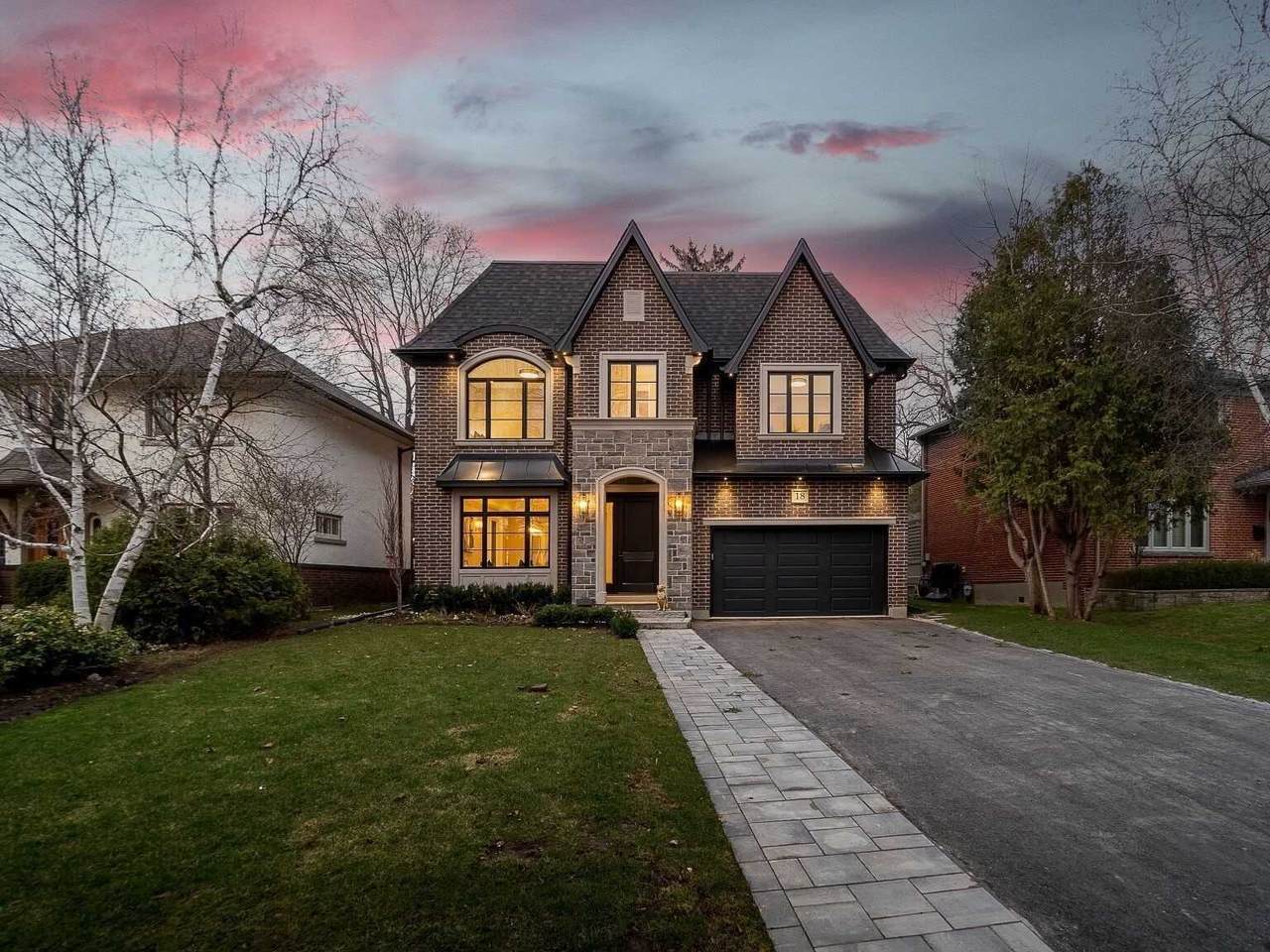 18 Burnhamthorpe Park Blvd - Photo 1