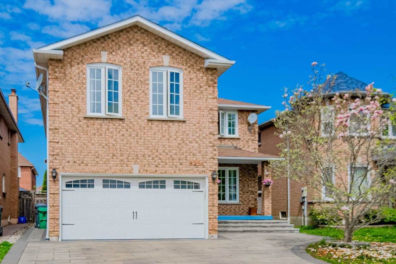 5256 Castlefield Dr - Photo 1