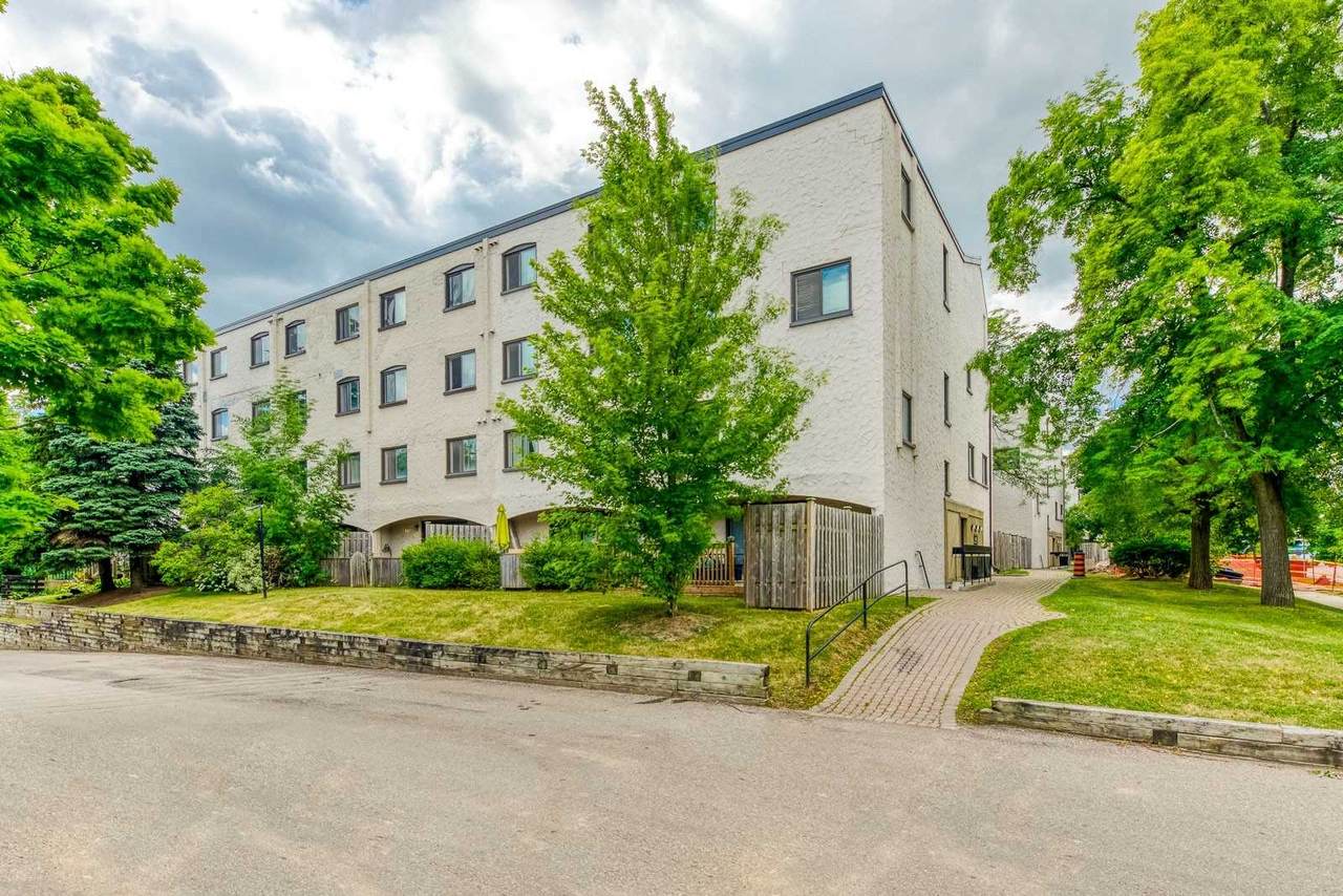 1050 Falgarwood Dr - Photo 1