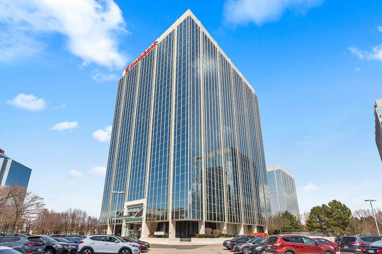 2 Robert Speck Pkwy - Photo 1