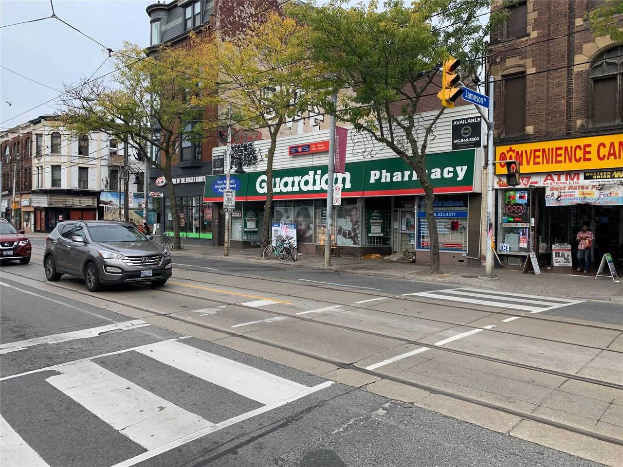1488 Queen St - Photo 1