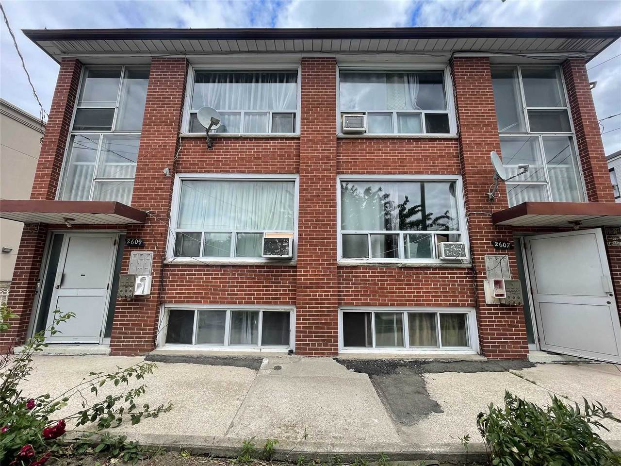 2607-09 Keele St - Photo 1