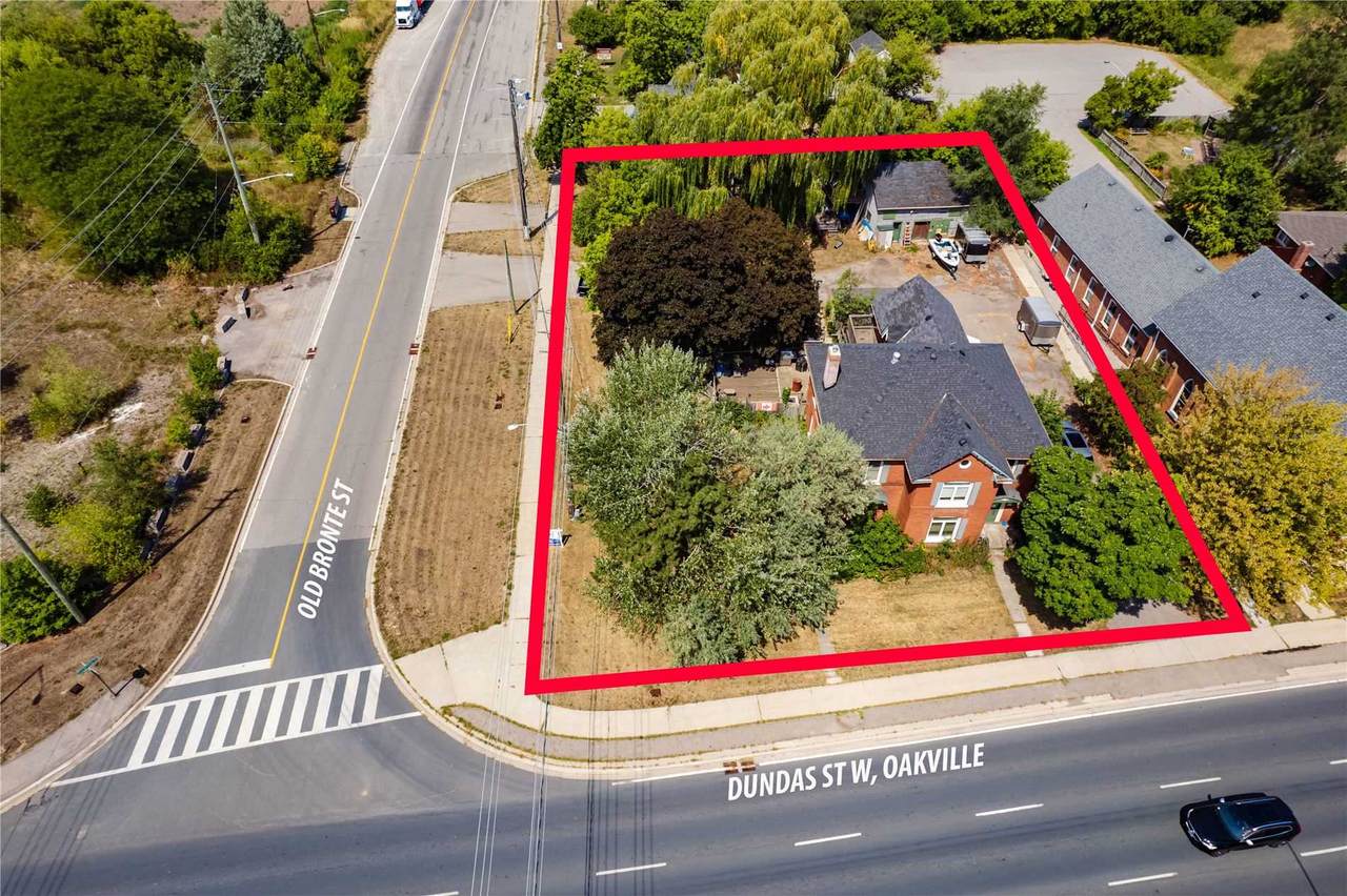 2527 Dundas St - Photo 1