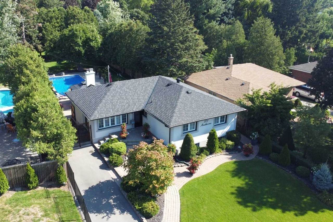 371 Strathcona Dr - Photo 1
