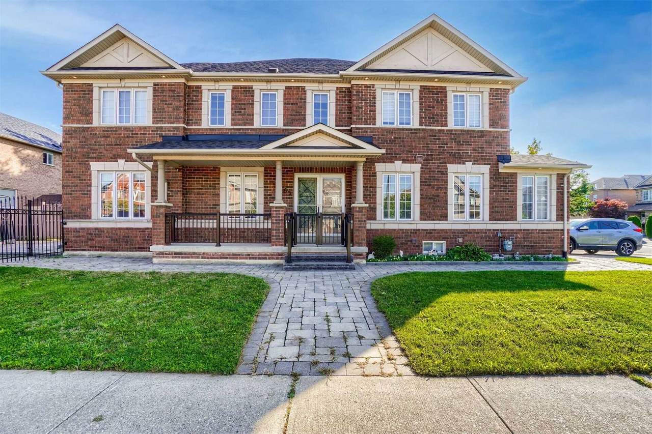 65 Lawren Harris Cres - Photo 1