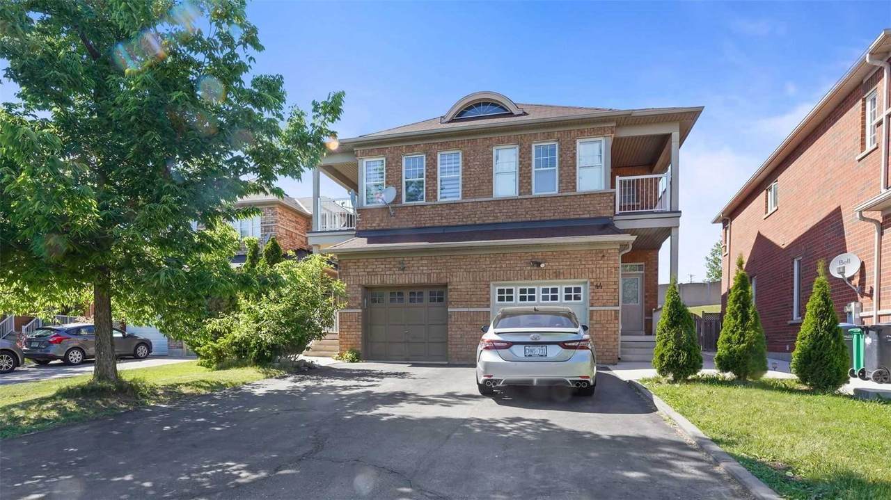 42 Deepcoral Crt - Photo 1