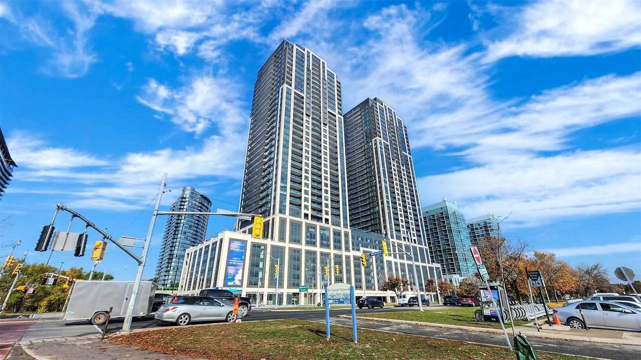 1926 Lake Shore Blvd - Photo 1
