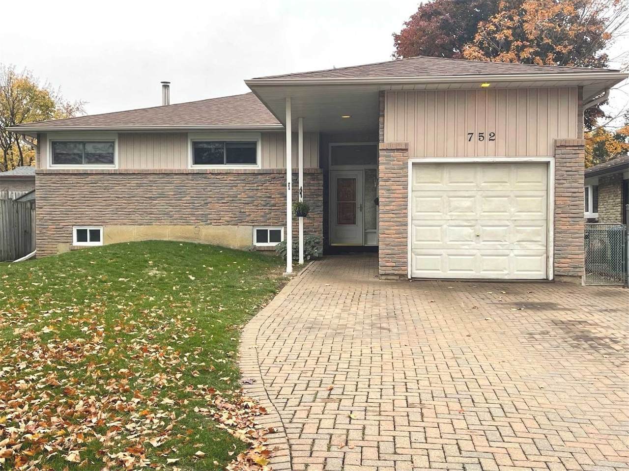 752 Mississauga Valleys Blvd - Photo 1