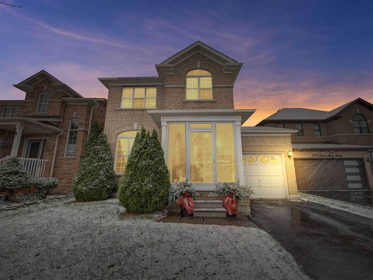 208 Queen Mary Dr - Photo 1